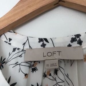 LOFT Tops - Loft Floral Top (New With Tags!) LOFT Tops - Loft Floral Top (New With Tags!)